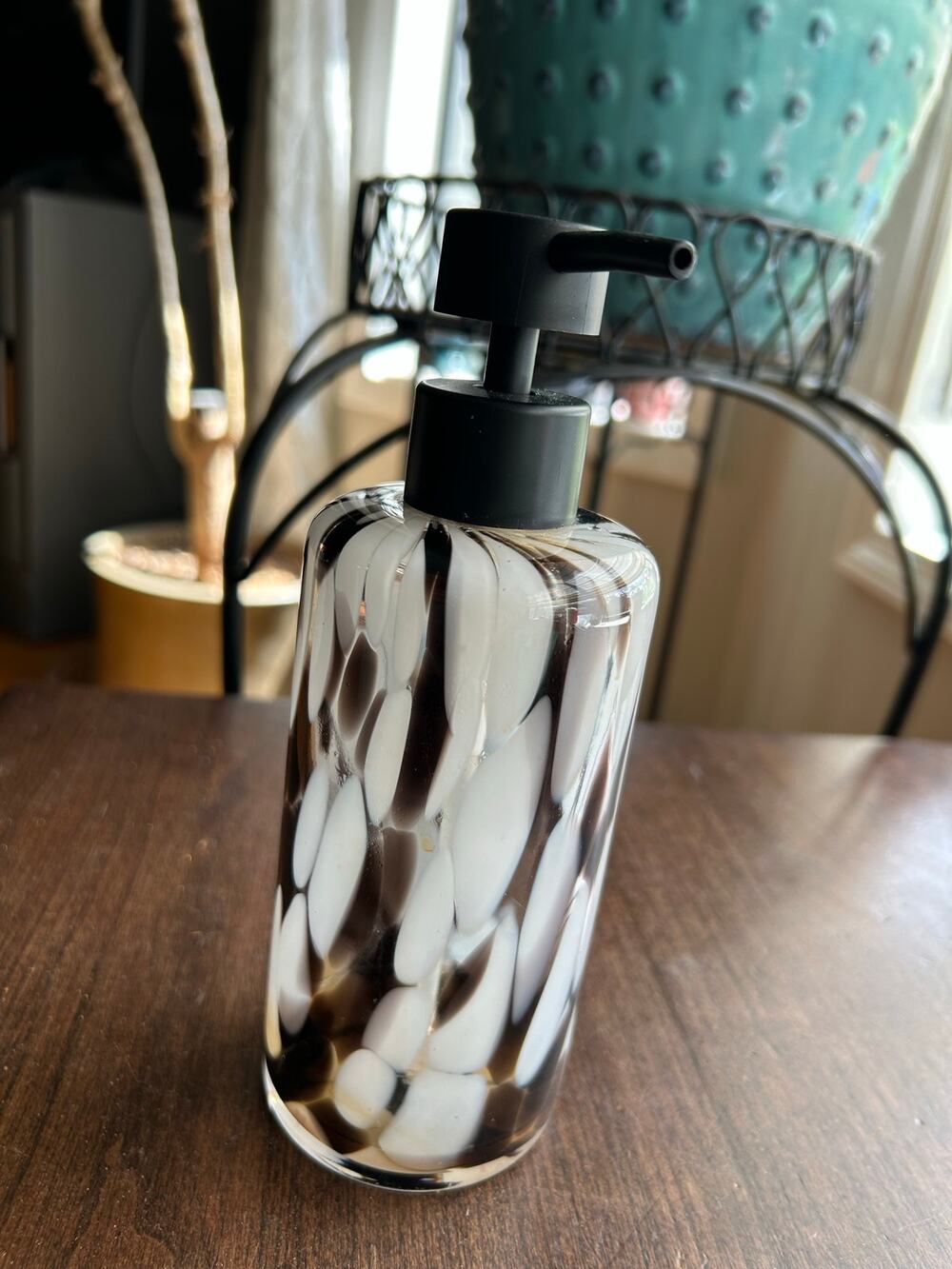 Mouth-blown glass pump soap dispenser confetti-style pattern white and black